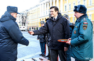 Вручал ключи лично врио губернатора Нижегородской области Глеб Никитин
